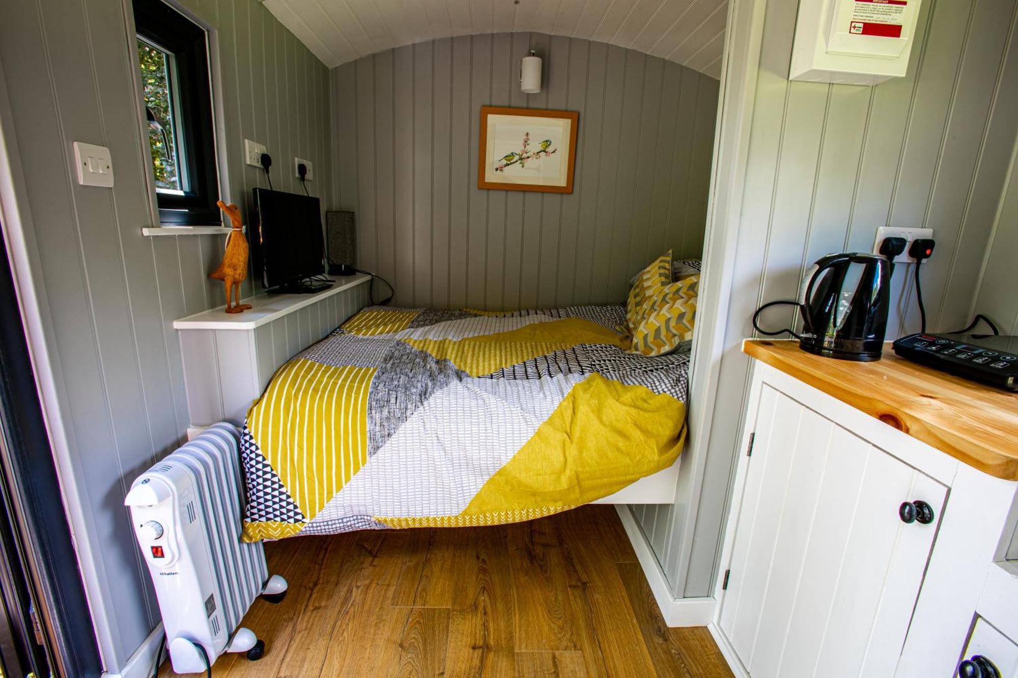 Luxury tent Woodpeckers Llandrindod Wells